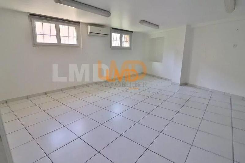 Local commercial - 236 m² - 4 pièces