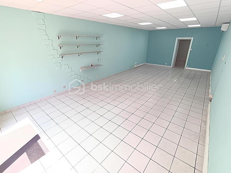 Local commercial - 71 m² - 3 pièces