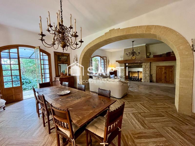 Maison - 281 m² - 8 pièces