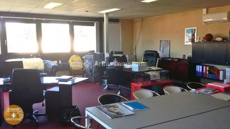 Appartement - 251 m² - 11 pièces