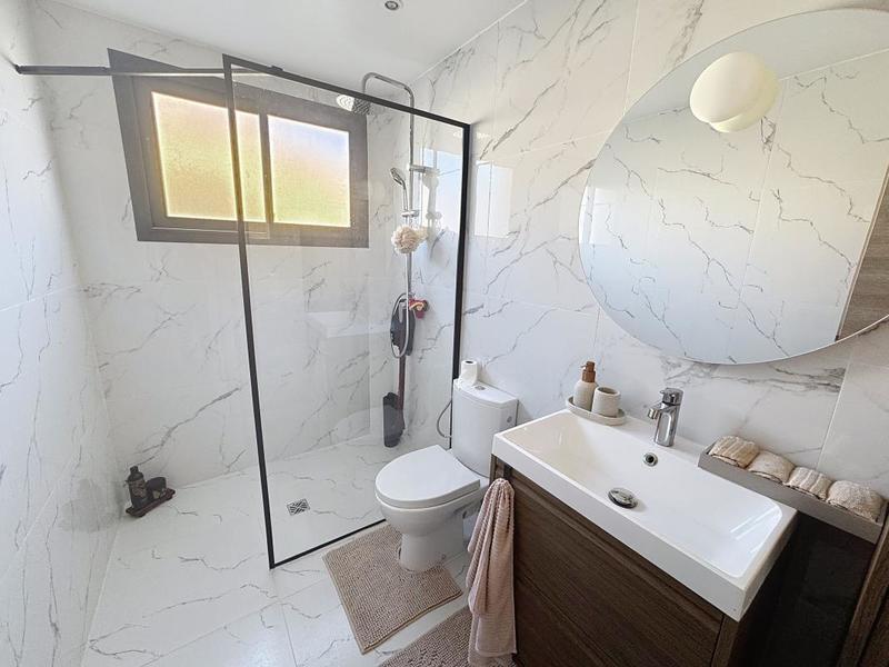 Maison - 337 m² - 13 pièces