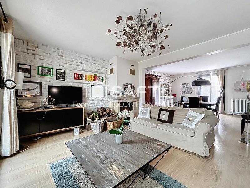 Maison - 180 m² - 8 pièces