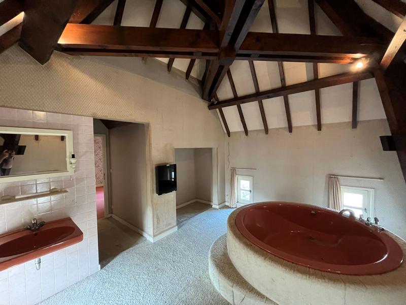 Maison traditionnelle - 256 m² - 9 pièces