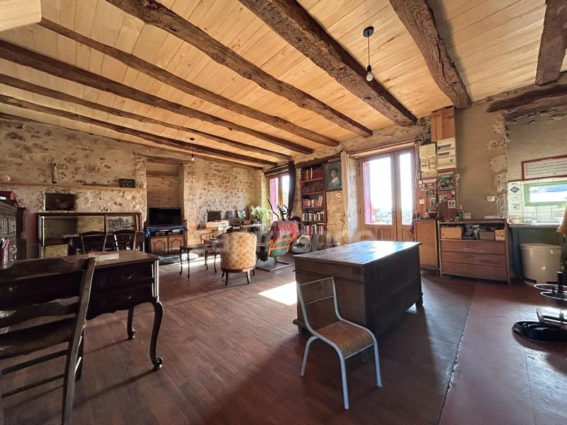 Maison - 104 m² - 3 pièces