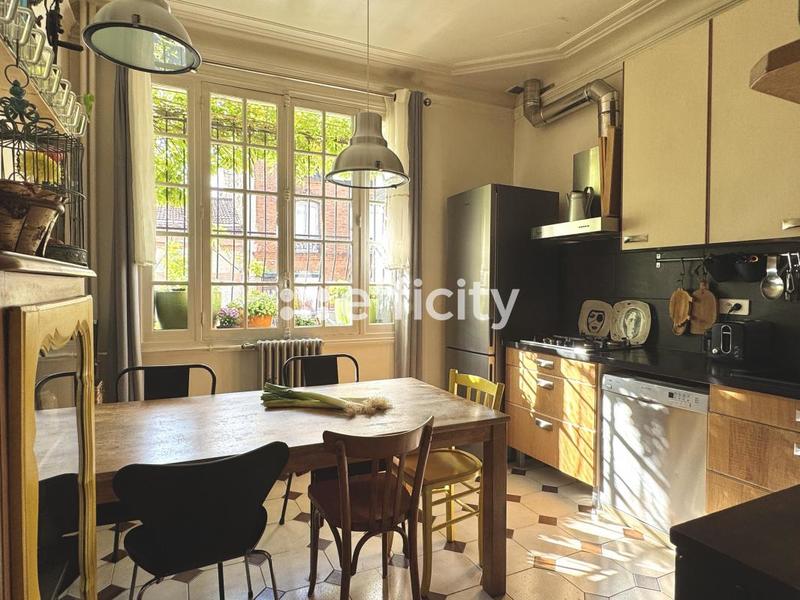 Demeure - 250 m² - 8 pièces