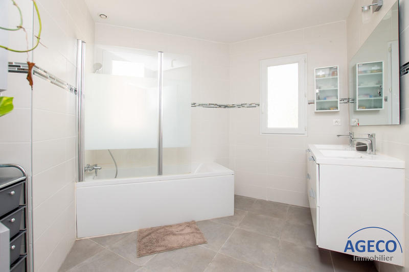 Maison contemporaine - 120 m² - 4 pièces