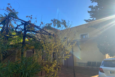 Maison - 250 m² - 6 pièces