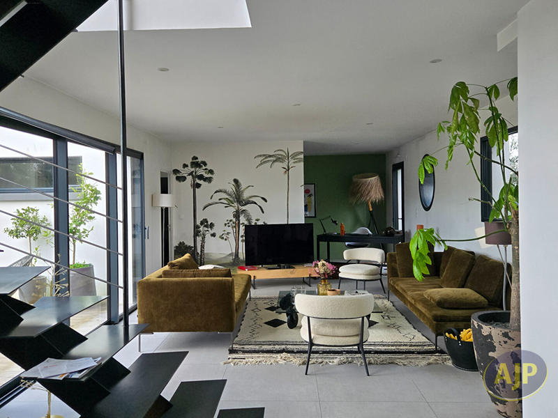 Villa - 180 m² - 8 pièces