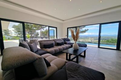 Villa - 180 m² - 7 pièces