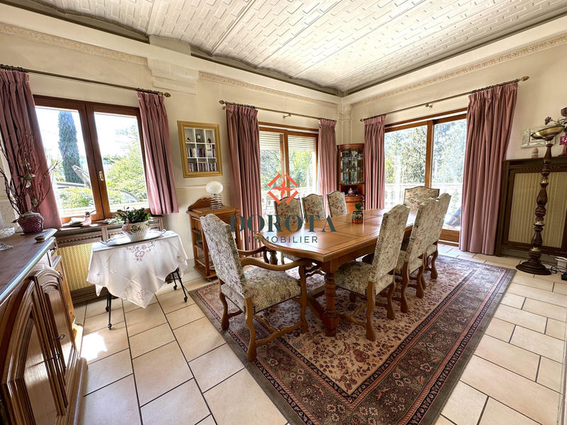 Villa - 252 m² - 11 pièces