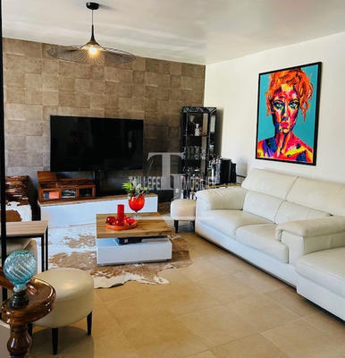 Maison - 208 m² - 7 pièces