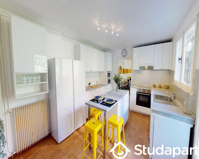 Chambre - 77 m² - 1 pièce