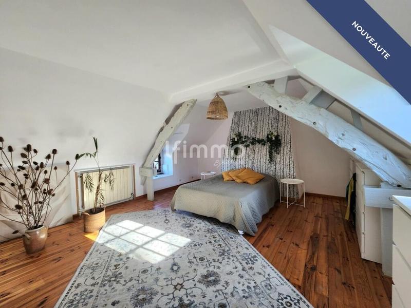 Demeure - 231 m² - 12 pièces