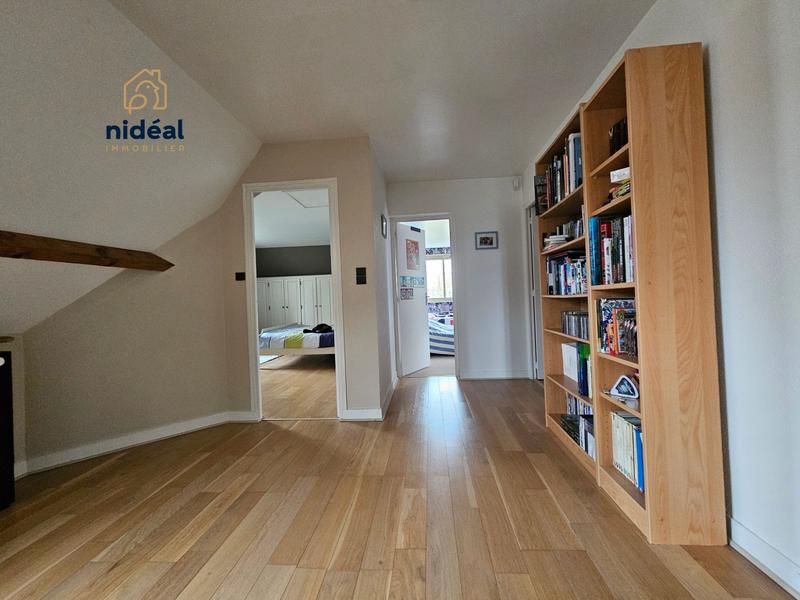 Maison - 201 m² - 7 pièces