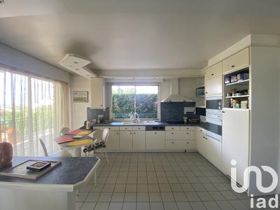 Maison - 215 m² - 10 pièces