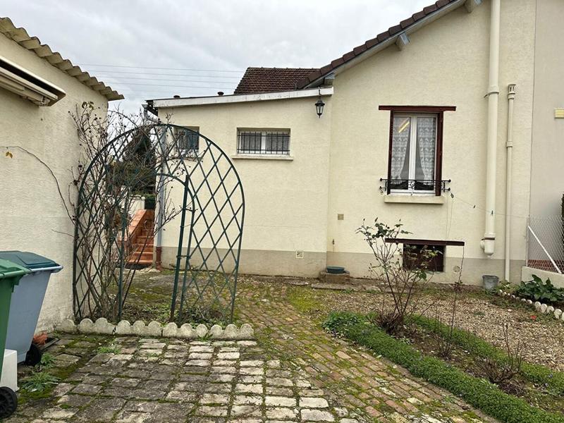 Maison - 70 m² - 5 pièces