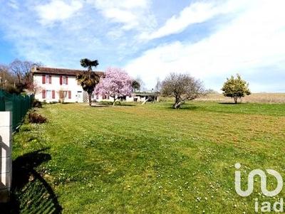 Maison - 142 m² - 8 pièces