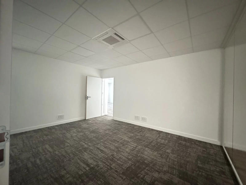 Bureau - 215 m²