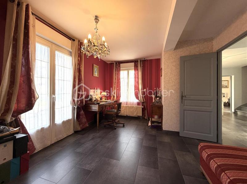 Maison - 205 m² - 8 pièces