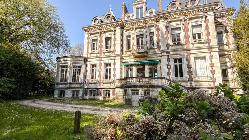 Château - 550 m² - 17 pièces
