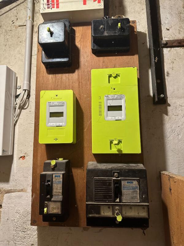 Fonds de commerce - Local commercial - 220 m²