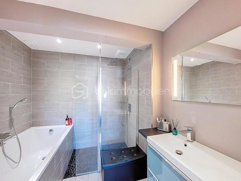 Pavillon - 137 m² - 6 pièces