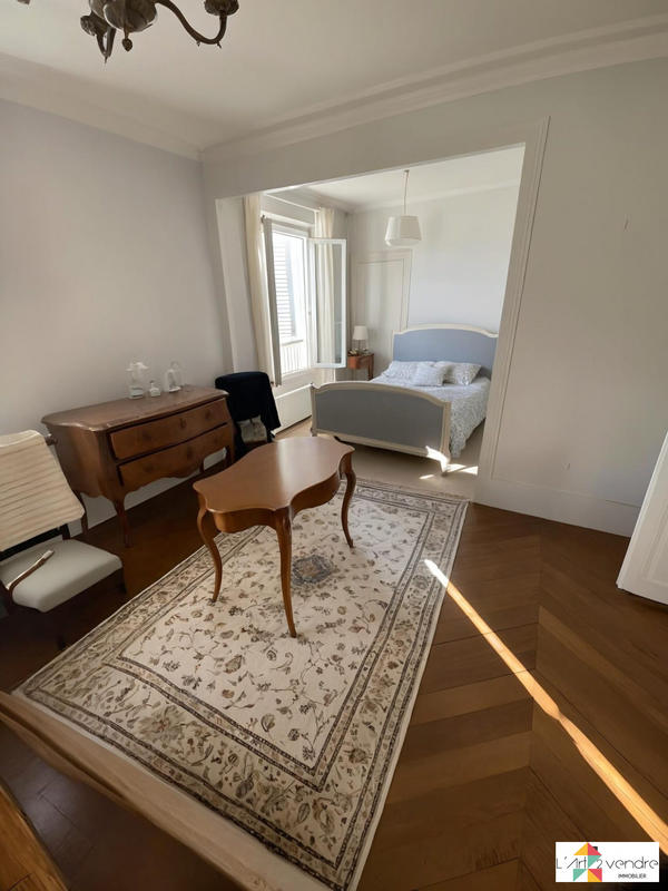 Maison - 188 m² - 8 pièces