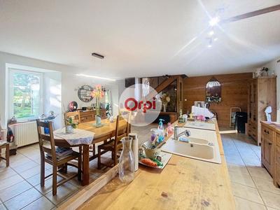 Maison - 234 m² - 5 pièces