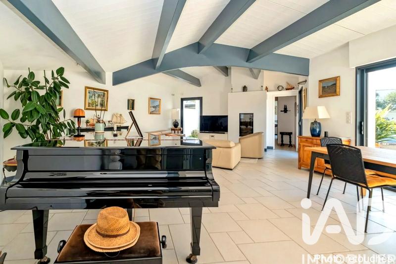 Maison - 219 m² - 6 pièces