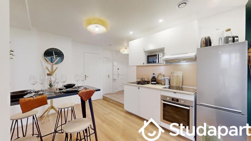 Chambre - 9 m² - 1 pièce