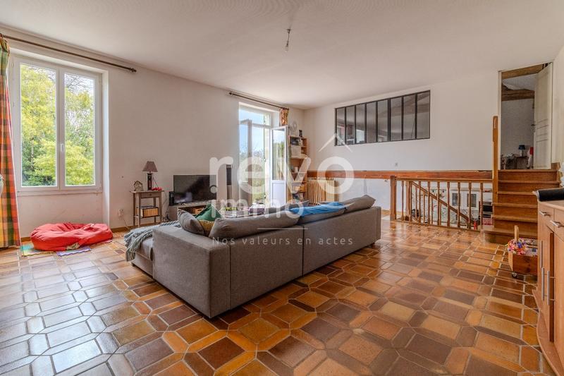 Maison - 215 m² - 6 pièces