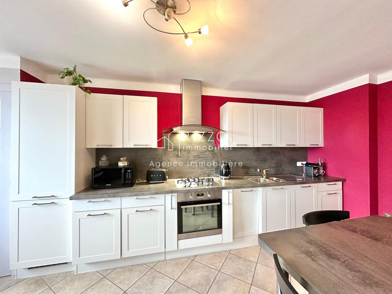 Appartement - 81 m² - 3 pièces