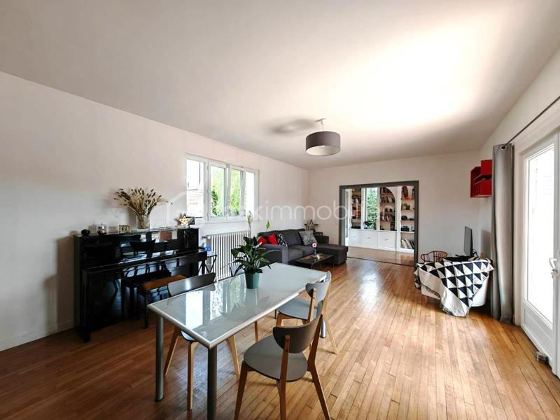 Maison traditionnelle - 139 m² - 5 pièces