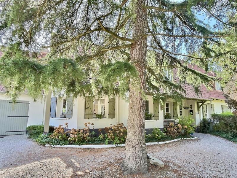 Maison - 235 m² - 8 pièces