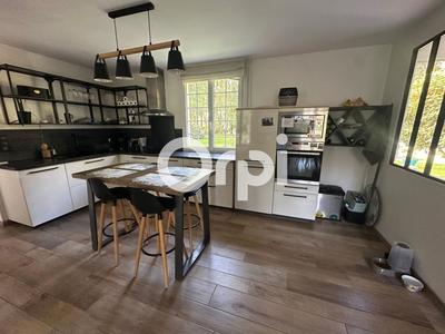 Maison - 161 m² - 8 pièces