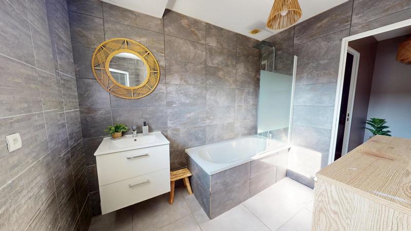 Maison - 92 m² - 4 pièces