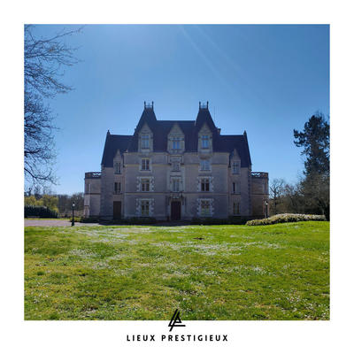 Demeure - 1 500 m² - 55 pièces