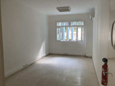 Local commercial - 220 m²