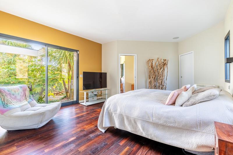 Maison contemporaine - 287 m² - 7 pièces