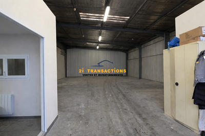 Entrepôt - 217 m²