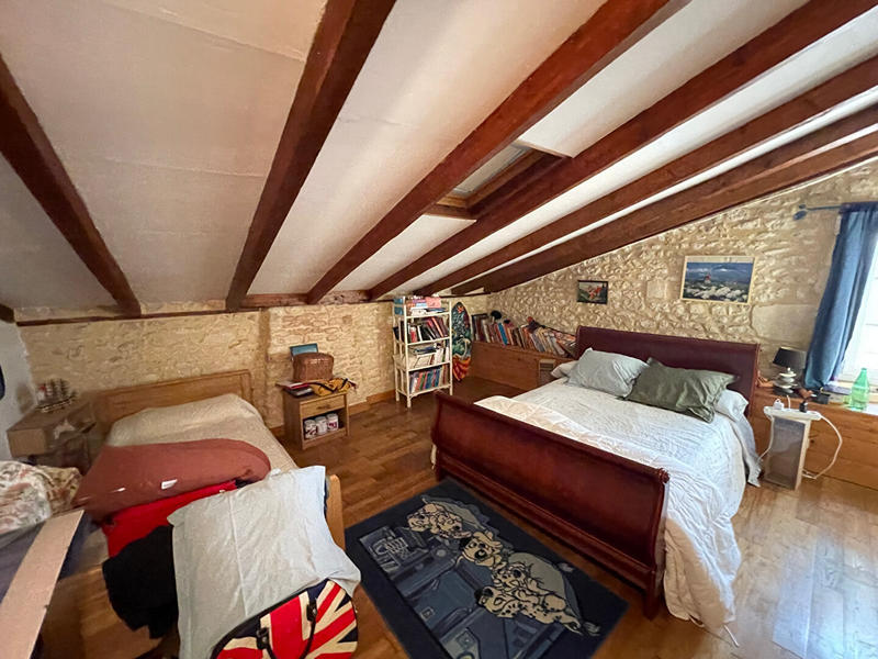 Maison - 225 m² - 8 pièces