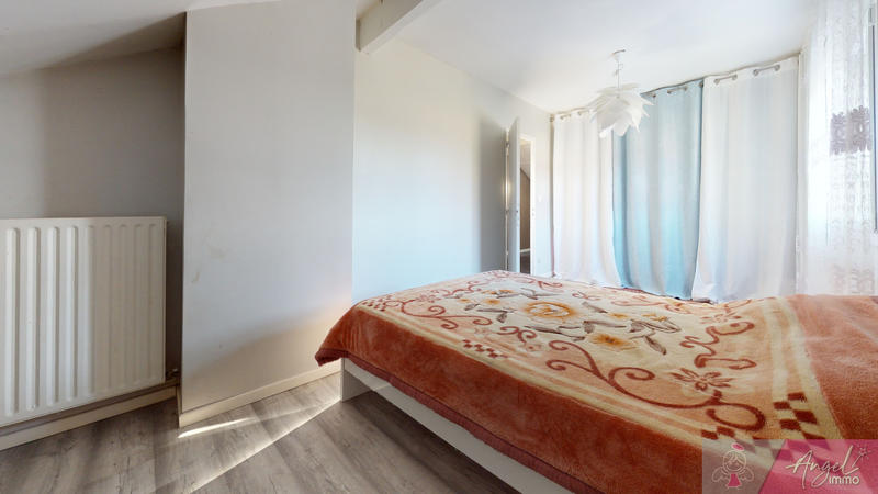 Maison - 227 m² - 9 pièces