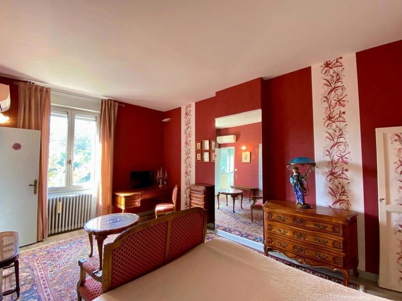 Maison de maîtres - 440 m² - 10 pièces