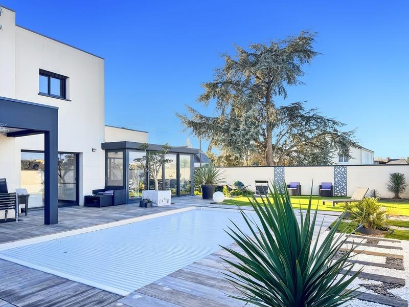 Maison - 178 m² - 7 pièces