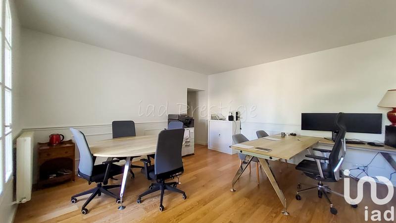 Maison - 868 m² - 14 pièces