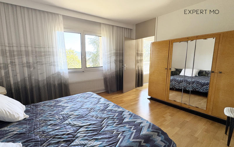 Propriété - 250 m² - 8 pièces