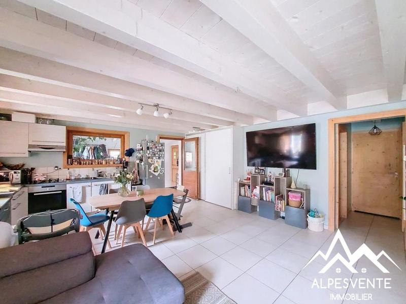 Appartement - 90 m² - 4 pièces