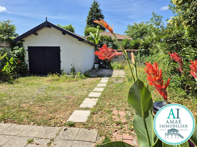 Maison - 225 m² - 10 pièces