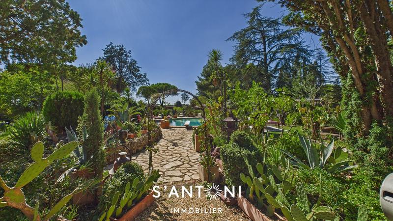 Maison de domaine - 364 m² - 10 pièces