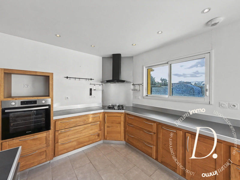 Maison - 111 m² - 4 pièces